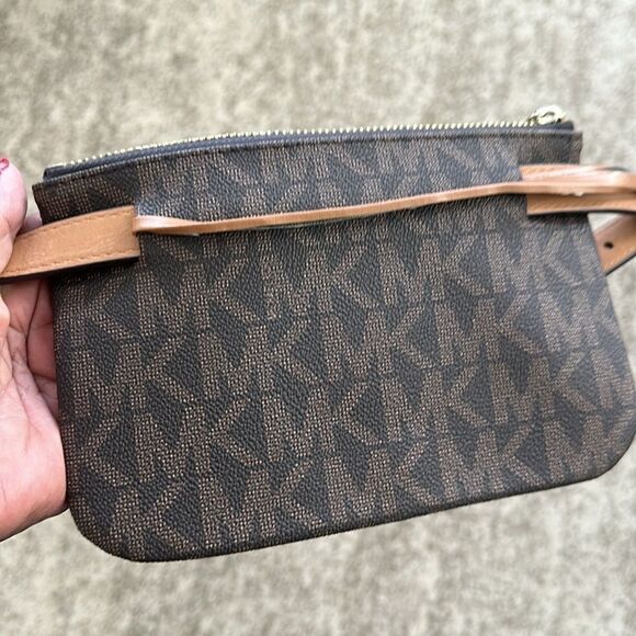 Michael Kors Signature Belt Bag - Picture 3 of 8